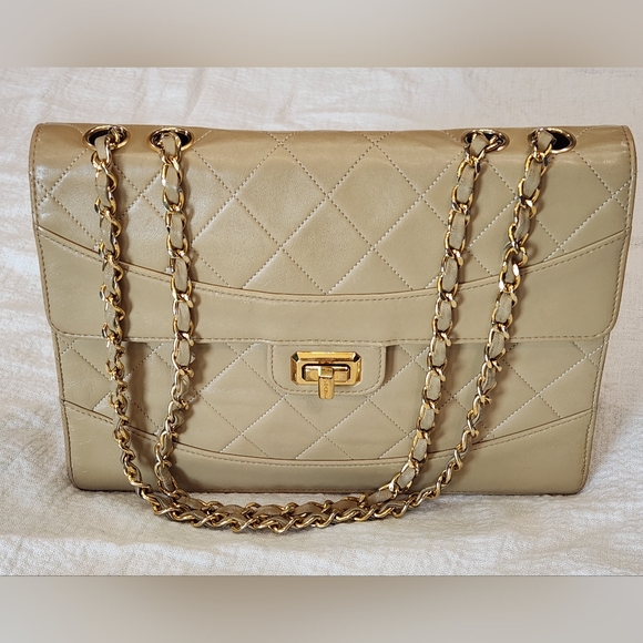 Chanel Lambskin Flap Bag Beige Chain Strap Classic Leather Purse 24K Gold Double - Picture 2 of 12